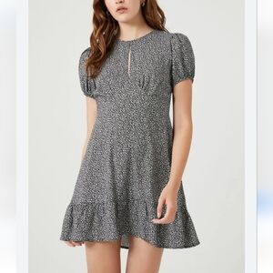 Forever 21 small black and white dress